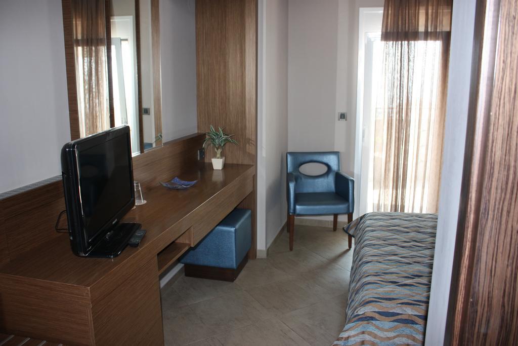 Hotel Cariatis Nea Kallikrateia Buitenkant foto