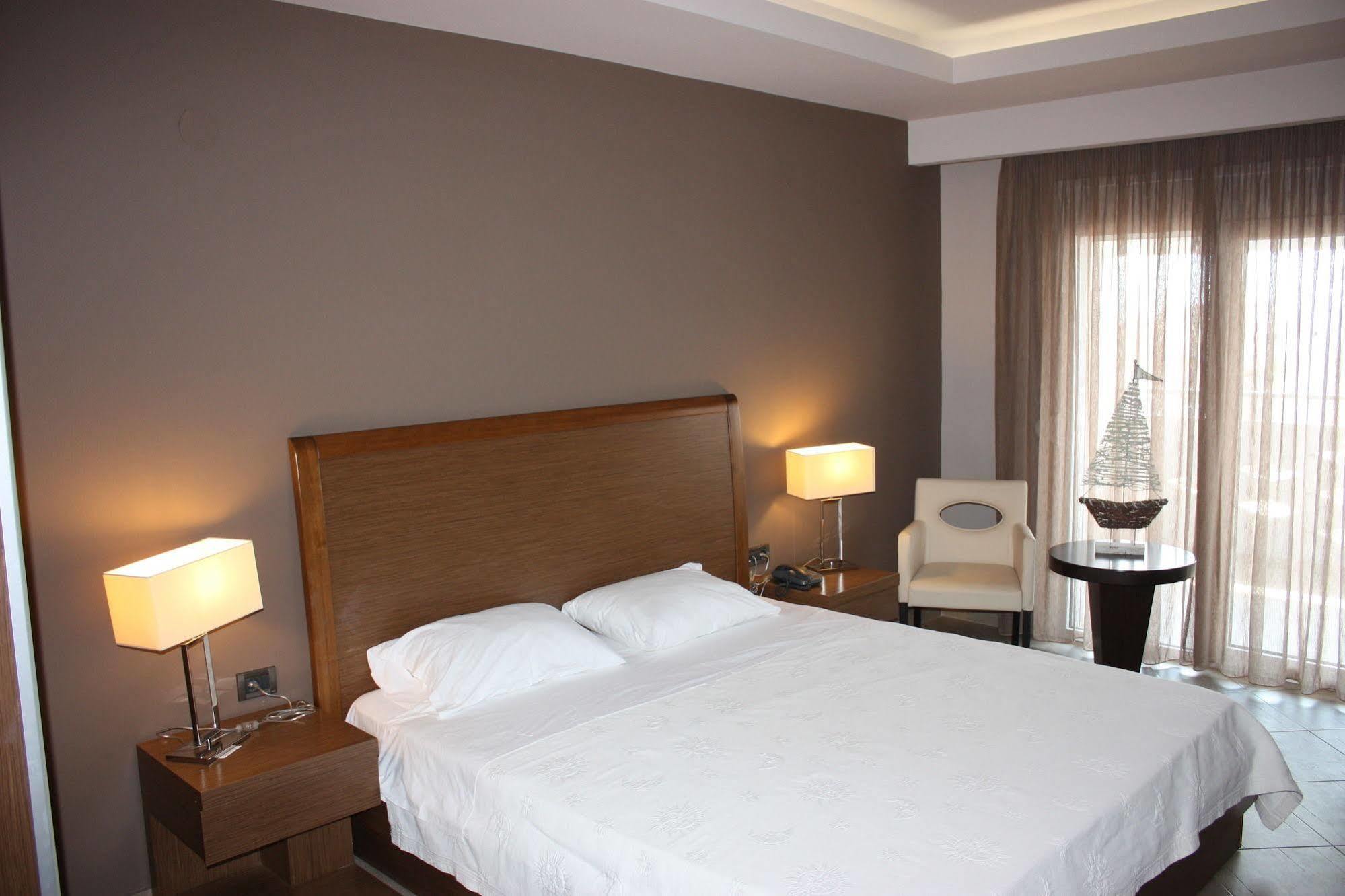 Hotel Cariatis Nea Kallikrateia Buitenkant foto