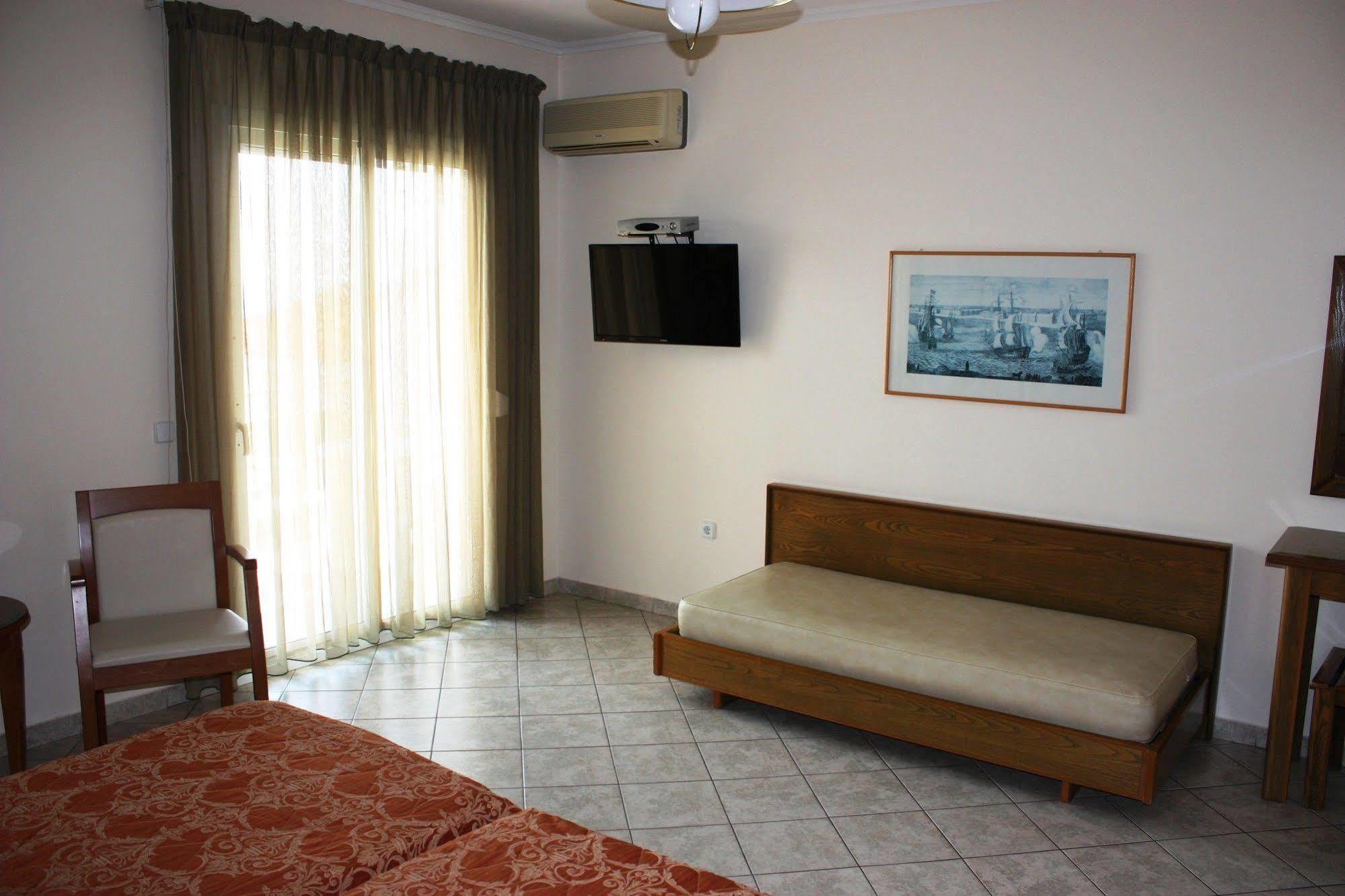 Hotel Cariatis Nea Kallikrateia Buitenkant foto